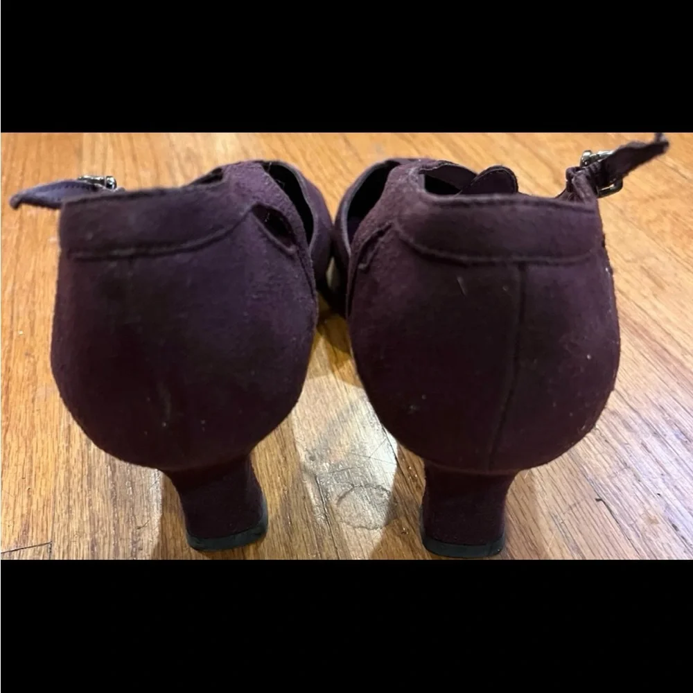 Elegant Purple Women's strappy 925 pm collection heels - Picture 3 of 6